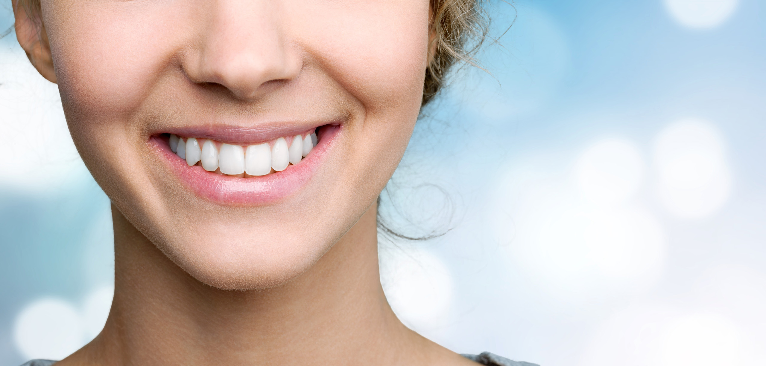 Blask Uśmiechu: Profesjonalne Oczyszczanie Zębów dla Zdrowego i Białego Uśmiechu